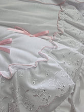 Load image into Gallery viewer, White/pink Pram Quilt and pillow case
