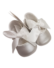 Load image into Gallery viewer, Baby shoe - bow
