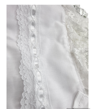 Load image into Gallery viewer, Baby bonnets - white
