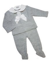 Load image into Gallery viewer, Newbaby knit 2 piece outfit
