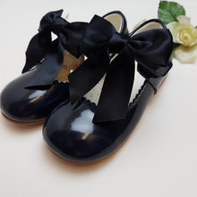 Load image into Gallery viewer, Navy Mary Jane shoes
