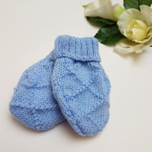 Load image into Gallery viewer, Baby blue mittens
