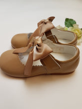 Load image into Gallery viewer, mary jane shoes - camel
